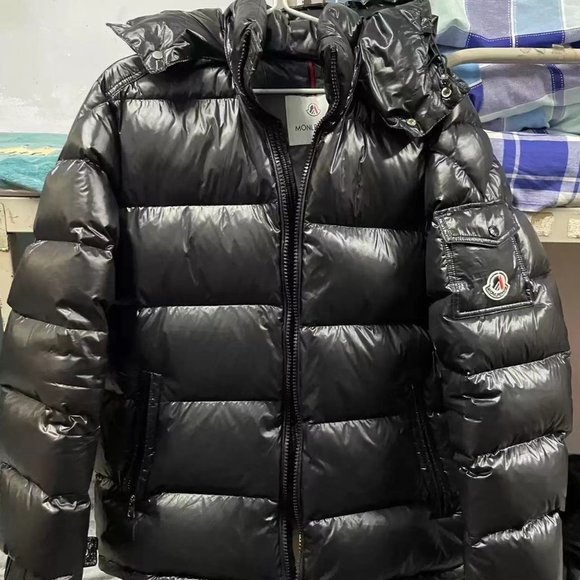Moncler Puffer Coats & Jackets for Men - Picture 8 of 8